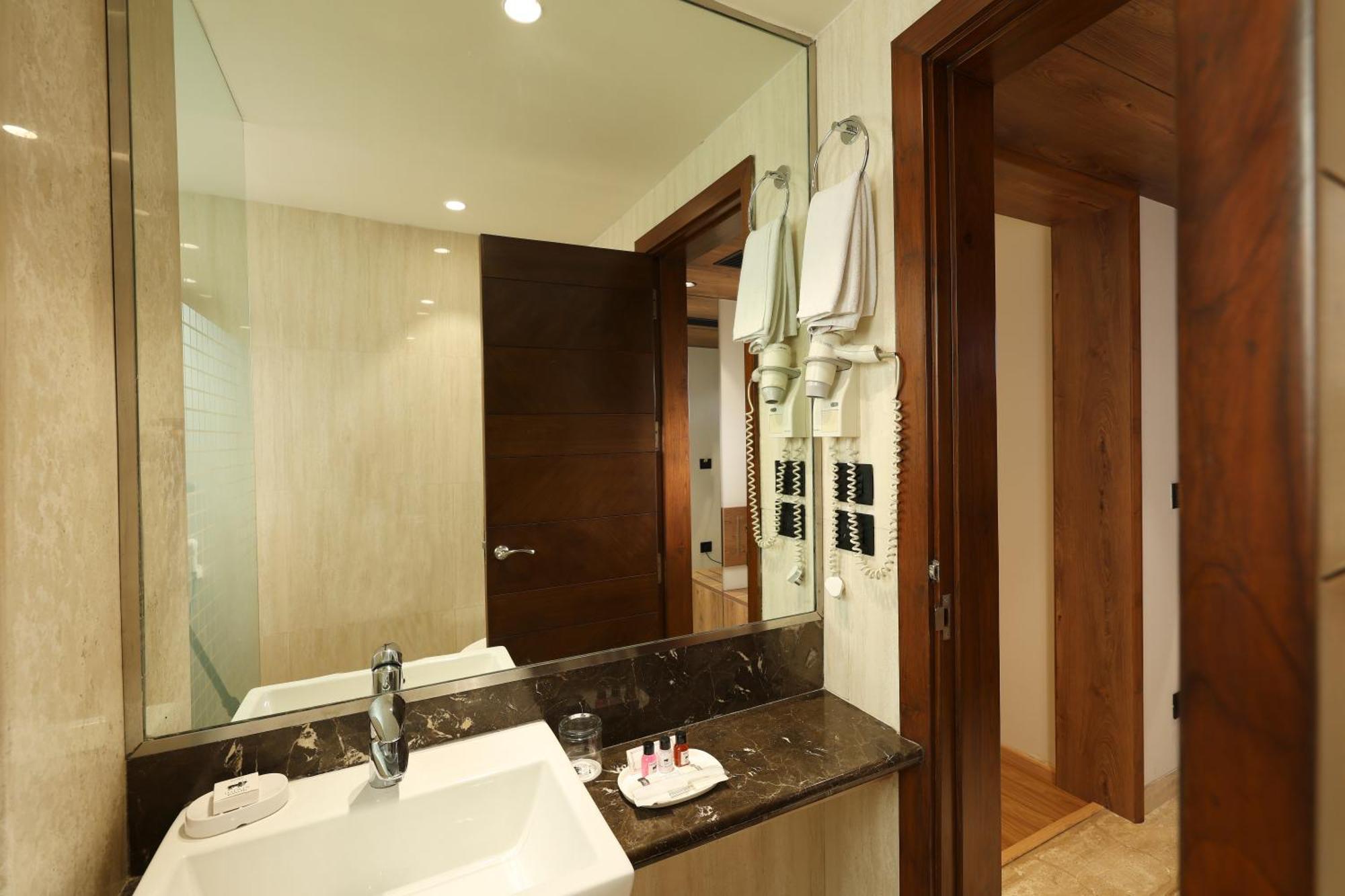 อินดัส บิซโนเทล Hotel นิวเดลี ภายนอก รูปภาพ